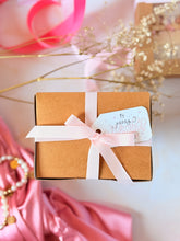 Cargar imagen en el visor de la galería, Caja Pequeña con Jabón Artesanal – Cerrada