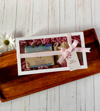 Cargar imagen en el visor de la galería, All ‘n One Little Gift Box – Jabones Artesanales para Regalar