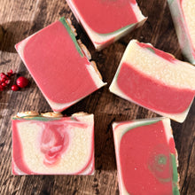 Cargar imagen en el visor de la galería, Golden Ornaments – Navidad Tradicional & Toques Dorados