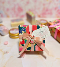 Cargar imagen en el visor de la galería, Whipped Body Butter – Rose Harmony