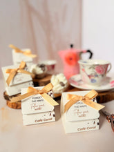 Cargar imagen en el visor de la galería, Mini Cup Cake - Vela de Soya Artesanal (Set de 6)