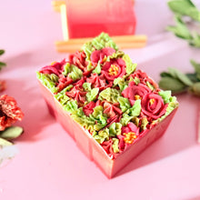 Cargar imagen en el visor de la galería, Jabón artesanal Sunset Blossom con flor decorativa – Tt atelier