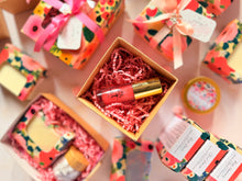 Cargar imagen en el visor de la galería, Lip Gloss Pink Bliss (02) – Hidratación, Brillo & sabor a Fresa-Kiwi | Tt atelier