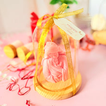 Cargar imagen en el visor de la galería, Vela Madonna – Vela de Soya en Domo de Cristal Transparente