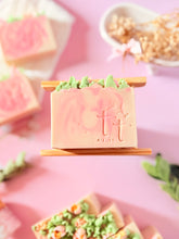 Cargar imagen en el visor de la galería, Tulips Whisper – Jabón Artesanal en Barra