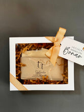 Cargar imagen en el visor de la galería, Cajita con Ventana + Jabón Artesanal – Deluxe, de Colección o Facial