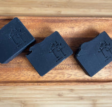 Cargar imagen en el visor de la galería, Jabón de Carbón Activado – Detox & Antigrasa