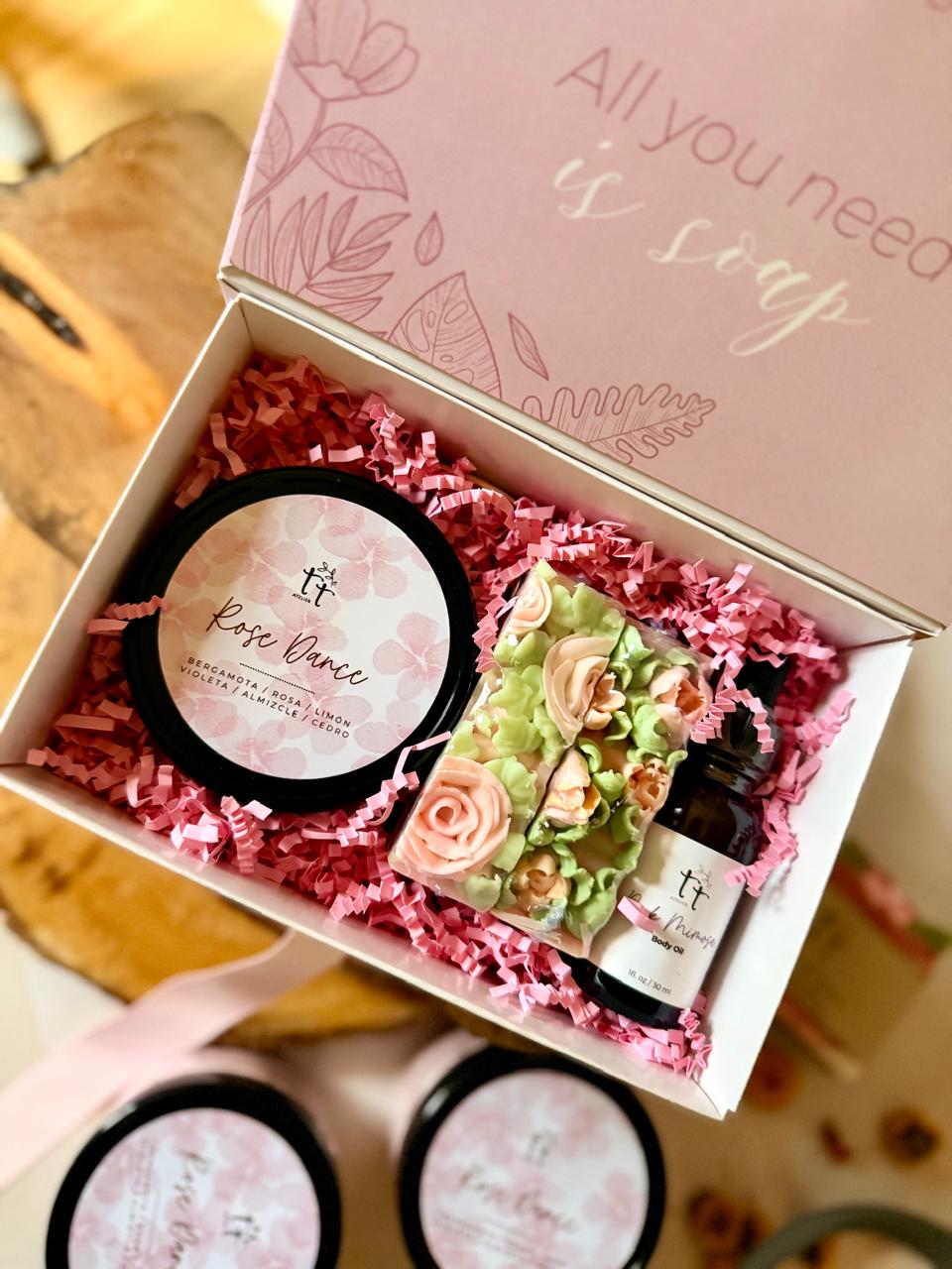Caja Rosada con Producto Artesanal – Pink Box